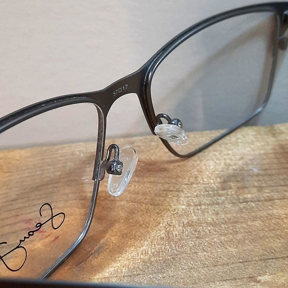 NEW Sean John Eyeglass Frame, Rx'able, gunmetal, men glasses,57-17-150, nose pad - Picture 4 of 5